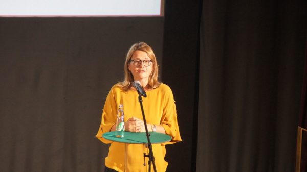 Annekatrin Klepsch bei der Eröffnung des Filmfests 2020. Foto: Philine