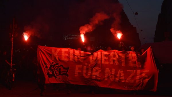 Antifa-Demo auf der Alaunstraße