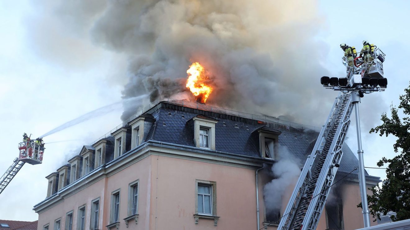 Brand auf der Buchenstraße - Foto: Roland Halkasch