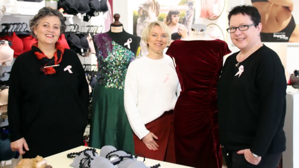 Steffi Riechert, Tatjana Löwen und  Michaela Binder (v.l.) in der Unterwäsche-Boutique