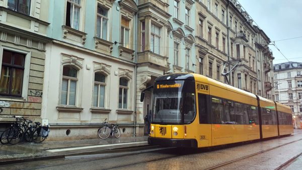 Straßenbahnfahren wird in Dresden teurer ab April.