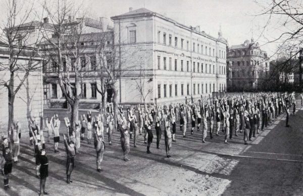 Staatliches Gymnasium Dresden-Neustadt um 1934