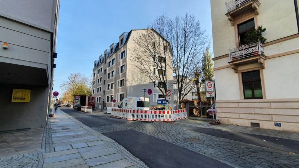 An der Stelle des Gymnasiums steht jetzt ein Mehrfamilienhaus in der Holzhofgasse.