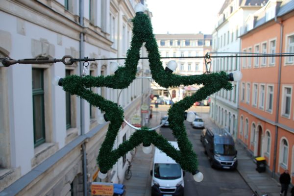 Winterlicher Weihnachtsstern auf der Jordanstraße