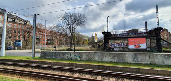 Reste der alten Bahnbrücke