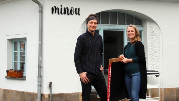 Zur Zeit wird noch vorgerichtet, ab kommenden Dienstag hat das Café geöffnet.