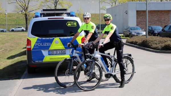 Fahrradpolizisten Thomas Kirally und Franziska Winter gehören zur Farradstaffel der Dresdner Verkehspolizei..