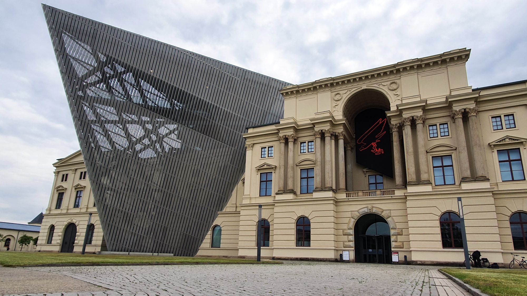 Podiumsgespräch über Cyberwar und Desinformationskrieg im Militärhistorischen Museum