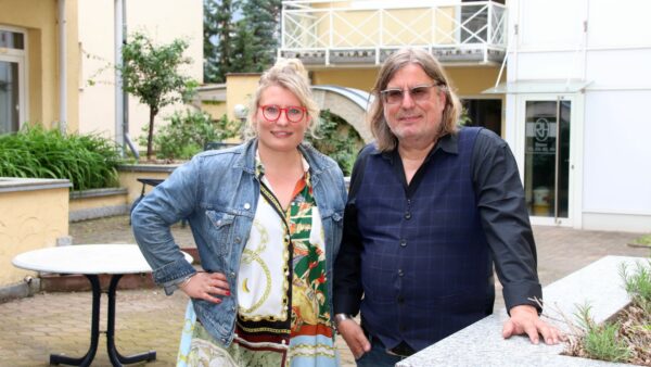 Luisa Maria Eggenhofer und Ferenc Weidel haben das Hotel Rothenburger Hof übernommen und wollen es zu neuem Glanz führen.