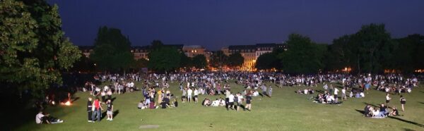 Gut ausgeleuchtet: Der Alaunplatz war brechend voll.