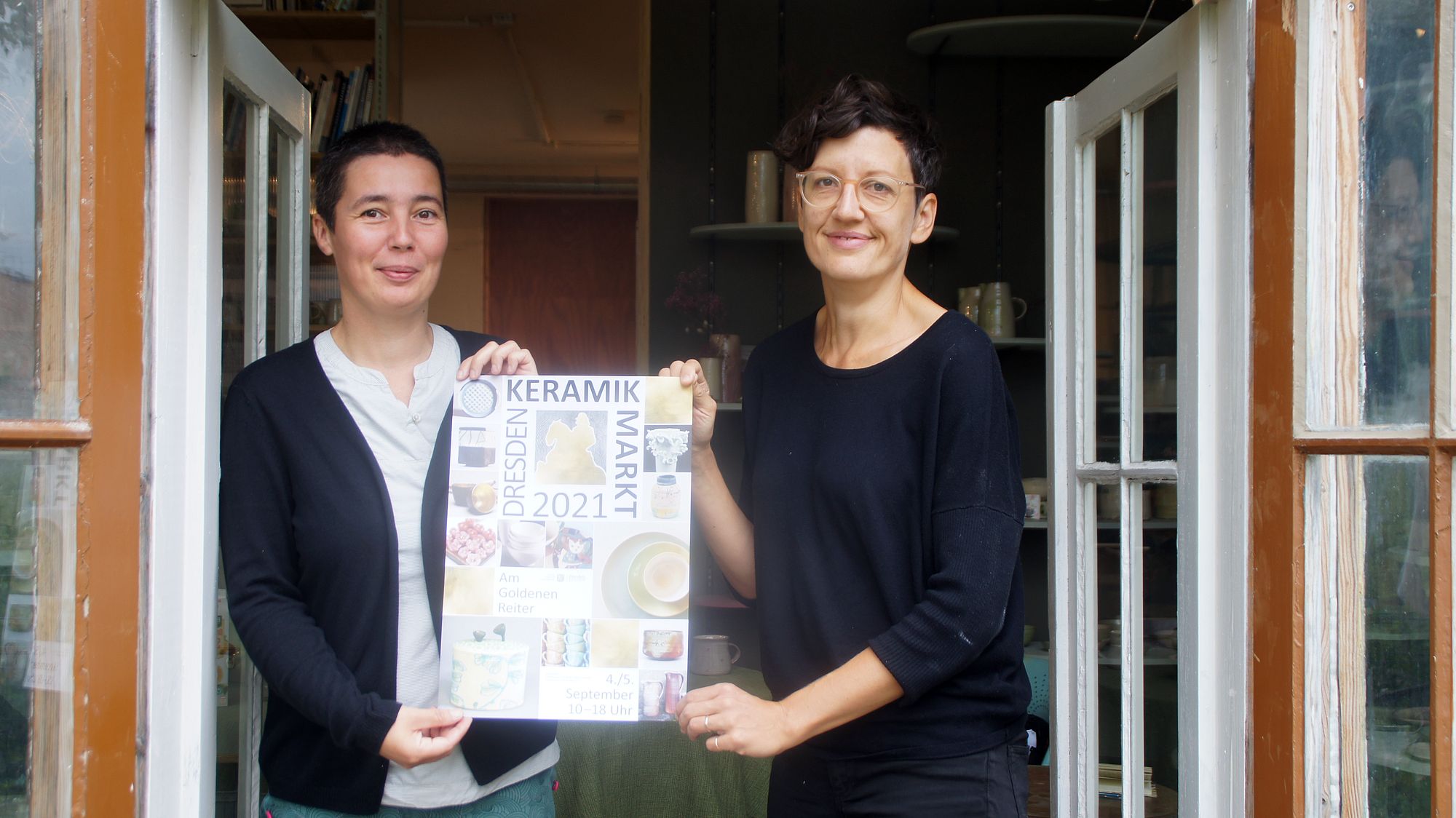Susanne Petzold und Susanne Engelhardt organisieren den Dresdner Keramik Markt mit. Foto: Philine