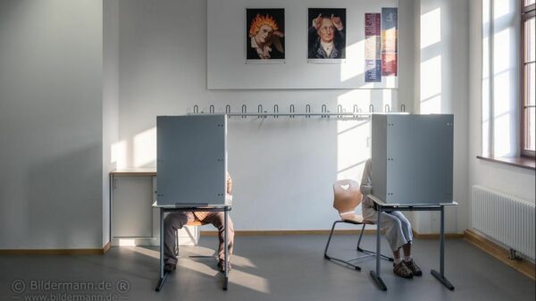 Wahlurne im Gymnasium Dreikönigschule - Foto: Bildermann