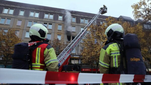 Feuerwehreinsatz am Albertplatz - Foto: Tino Plunert