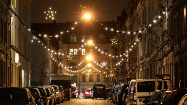Weihnachtsbeleuchtung erstmals auch auf der Schönfelder Straße