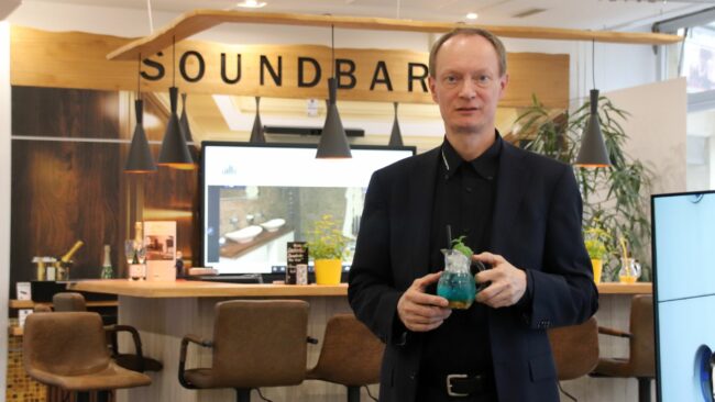 Fachgeschäft mit Soundbar - Chef René Arndt