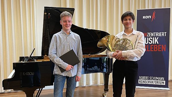 Kyrill Förster (Horn) und Tjelvar Nürnberger (Klavier) nahmen "Mit hervorragendem Erfolg" am Wettbewerb teil.