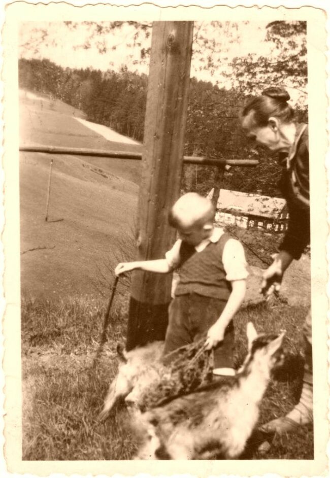 Günter Klemm mit seiner Großmutter, Foto: privat