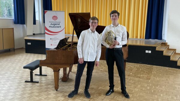 So sehen Sieger aus: Constantin Pätz (Horn) und Max Schlesinger (Klavier) - Foto: Andreas Roth