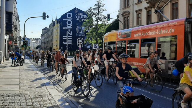 Fahrrad-Demo auf der Bautzner Straße - Foto: ADFC, Edwin Seifert