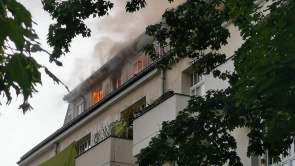 Brand am Lahmannring - Foto: Feuerwehr Dresden