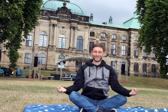 Es wird auch Yoga geben.