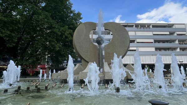 Baden verboten im Krachtbrunnen neben dem Goldenen Reiter. Foto: Florian Varga