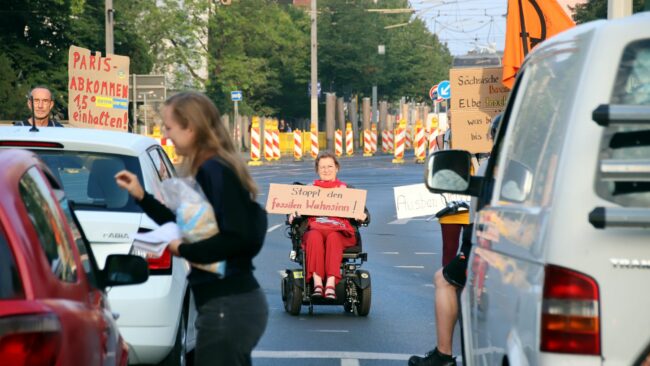 Demonstration unter dem Motto "Stoppt den fossilen Wahnsinn!"