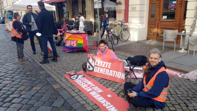 Auch Letzte-Generation-Aktivist Christian Bläul beteiligte sich am Parking Day, diesmal ohne Sekundenkleber. Foto: Jack