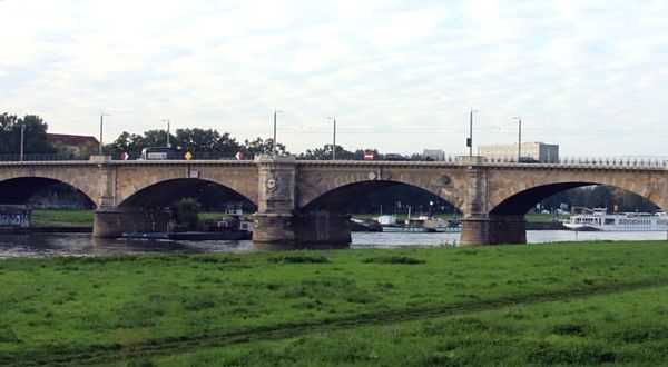 Sanierung der Albertbrücke fast abgeschlossen.