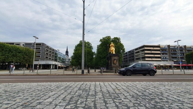 Wie entwickelt sich der Neustädter Markt und die angrenzende Straße? 