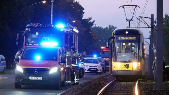 Unfall an der Königsbrücker/Meschwitzstraße - Foto: Roland Halkasch