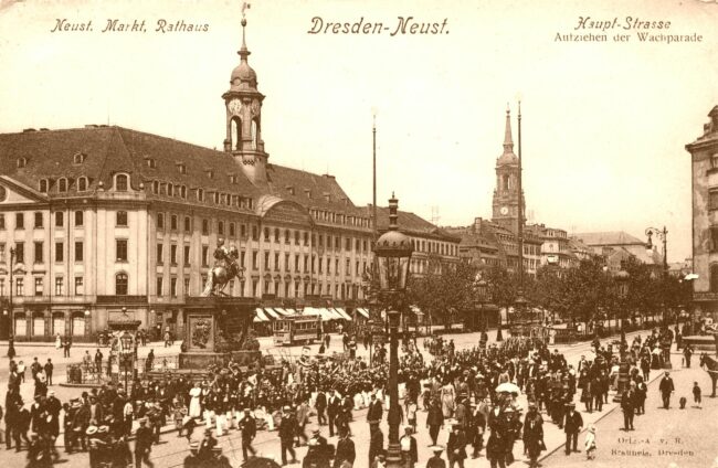 Neustädter Markt mit Goldenem Reiter um 1900