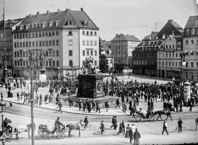 Neustädter Markt um 1890 - Foto: Antonio Donadini