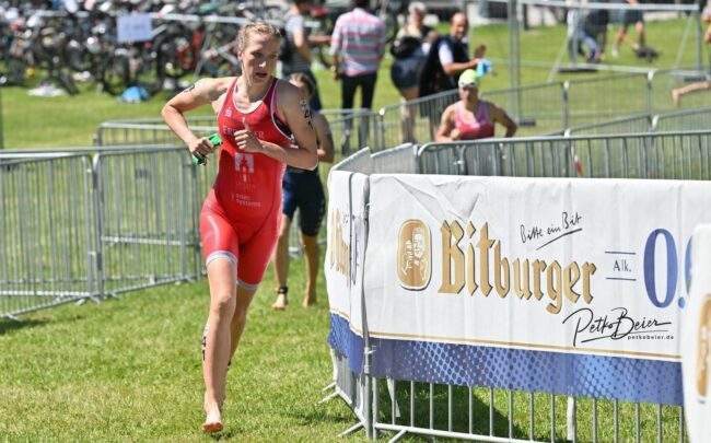 Anna Heyder beim Bundesliga -Triathlon am 17. Juli 2022 am Schliersee - Foto: Petko Beier