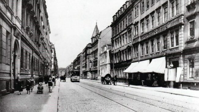 Die Hechtstraße vor rund 100 Jahren, zeitgenössische Postkarte
