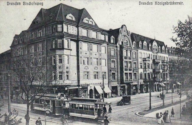 Blick vom Postamt in die Königsbrücker Straße. Das große Eckhaus war erst wenige Jahre alt Foto: zeitgenössische Postkarte