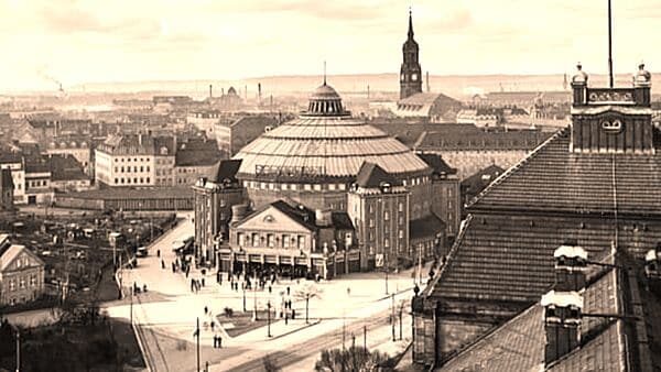 Circus Sarrasani 1931, nachträglich coloriertes Foto von Walter Möbius