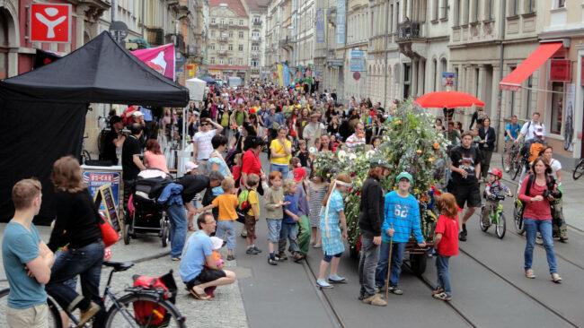 BRN-Kinderumzug mit Ente Flora im Jahr 2012 - Foto: Archiv/Anton Launer