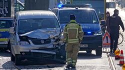 Schwerer Unfall auf der Königsbrücker Straße. Foto: Roland Halkasch