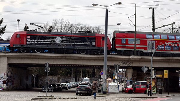 Am Montag umfangreiche Warnstreiks im Öffentlichen Personen-Nah-Verkehr und Fernverkehr.