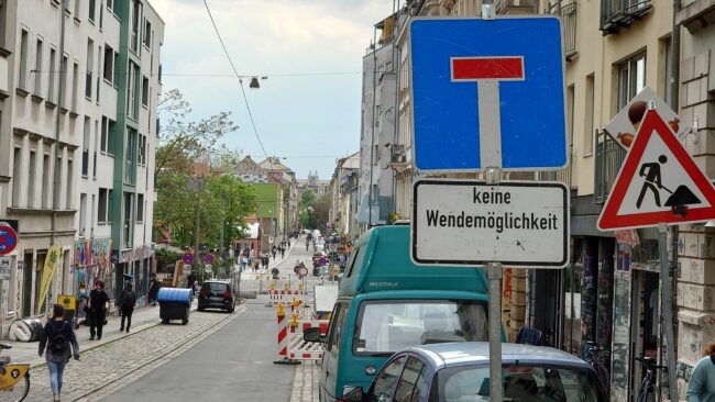 Keine Wendemöglichkeit auf der Alaunstraße.