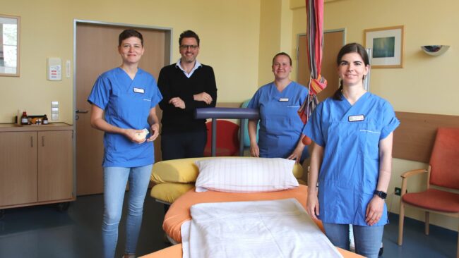 Geburtshilfe-Team: Tabita Kaul, Chefarzt Stefan Ollig, Fanny Ritter und die leitende Hebamme Lisa Mühlberg