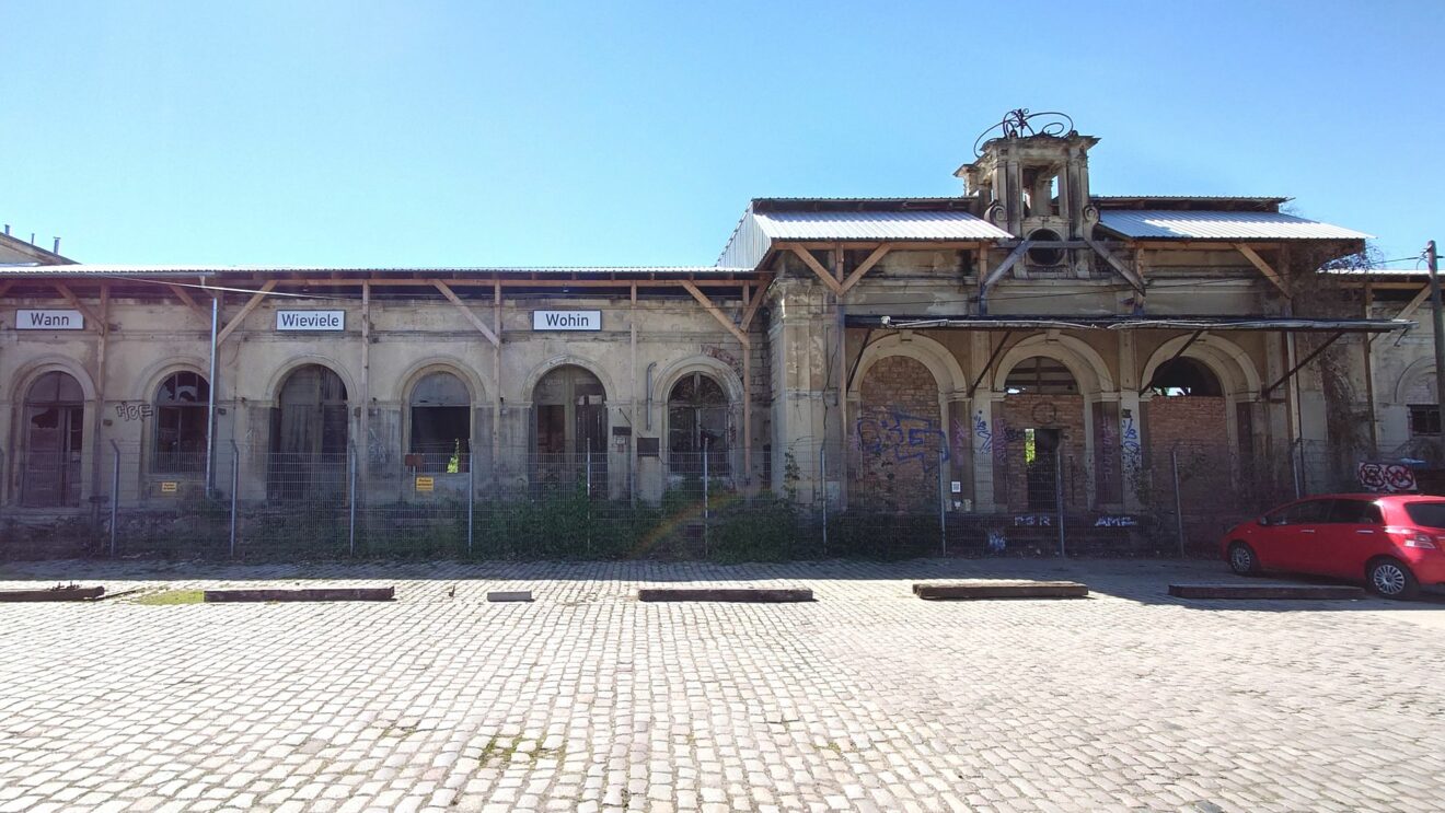 Das ehemalige Eingangsportal des Alten Leipziger Bahnhofs. Foto: Archiv Anton Launer