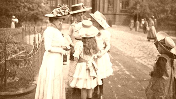 Ansichtskarte vom Blumenfest in Dresden 1911