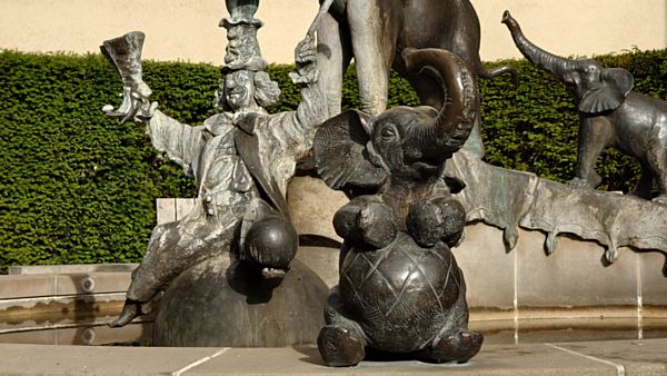 Der Elefantenbrunnen an der Sarrasanistraße.