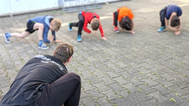Training im Gelände. Foto: PR/Parkourone.
