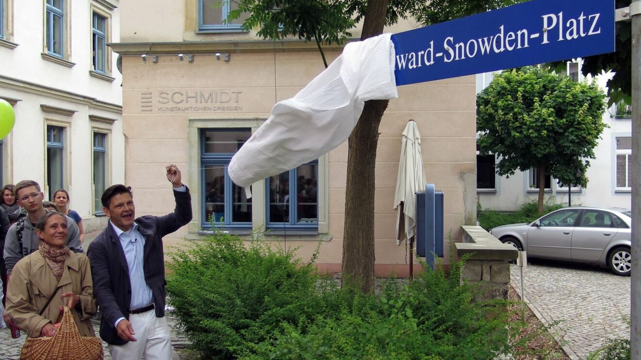 Einweihung des Edward-Snowden-Platzes im Juni 2015 - Foto: Archiv Anton Launer