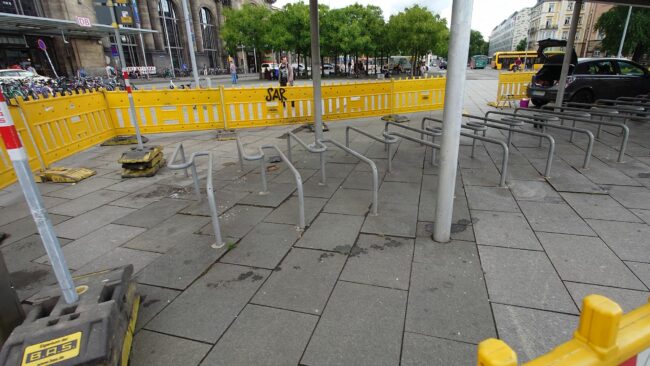 Die Arbeiten an der Fahrradunterstellanlage werden heute abgeschlossen.