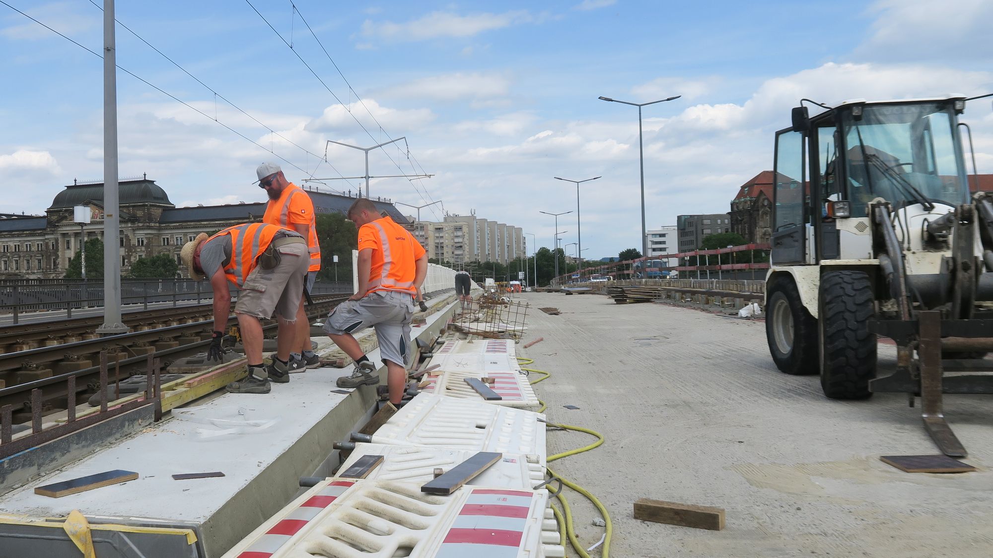 Bauarbeiter auf der Carolabrücke -19. Juli 2023 - Foto: Julius Bachmann