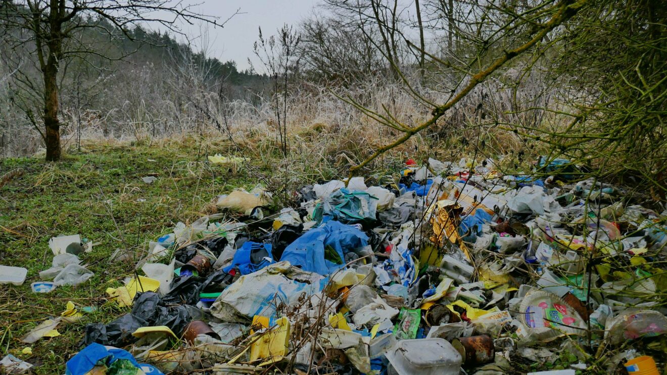 Solche Müllablagerungen, wie hier in der Heide, sollen vermieden werden. Foto: Archiv/Buxi